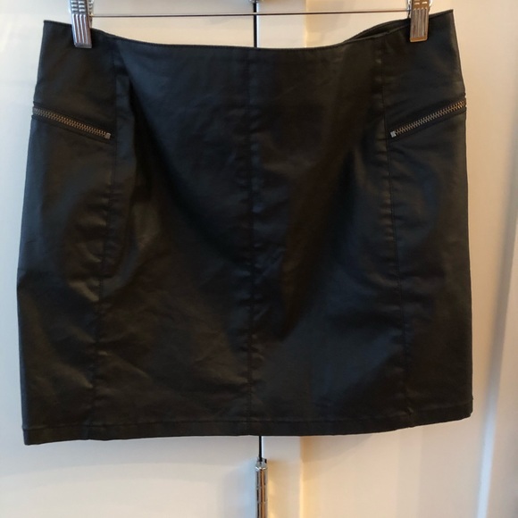 Rebecca Minkoff Skirt! Only Worn once! - Picture 2 of 8